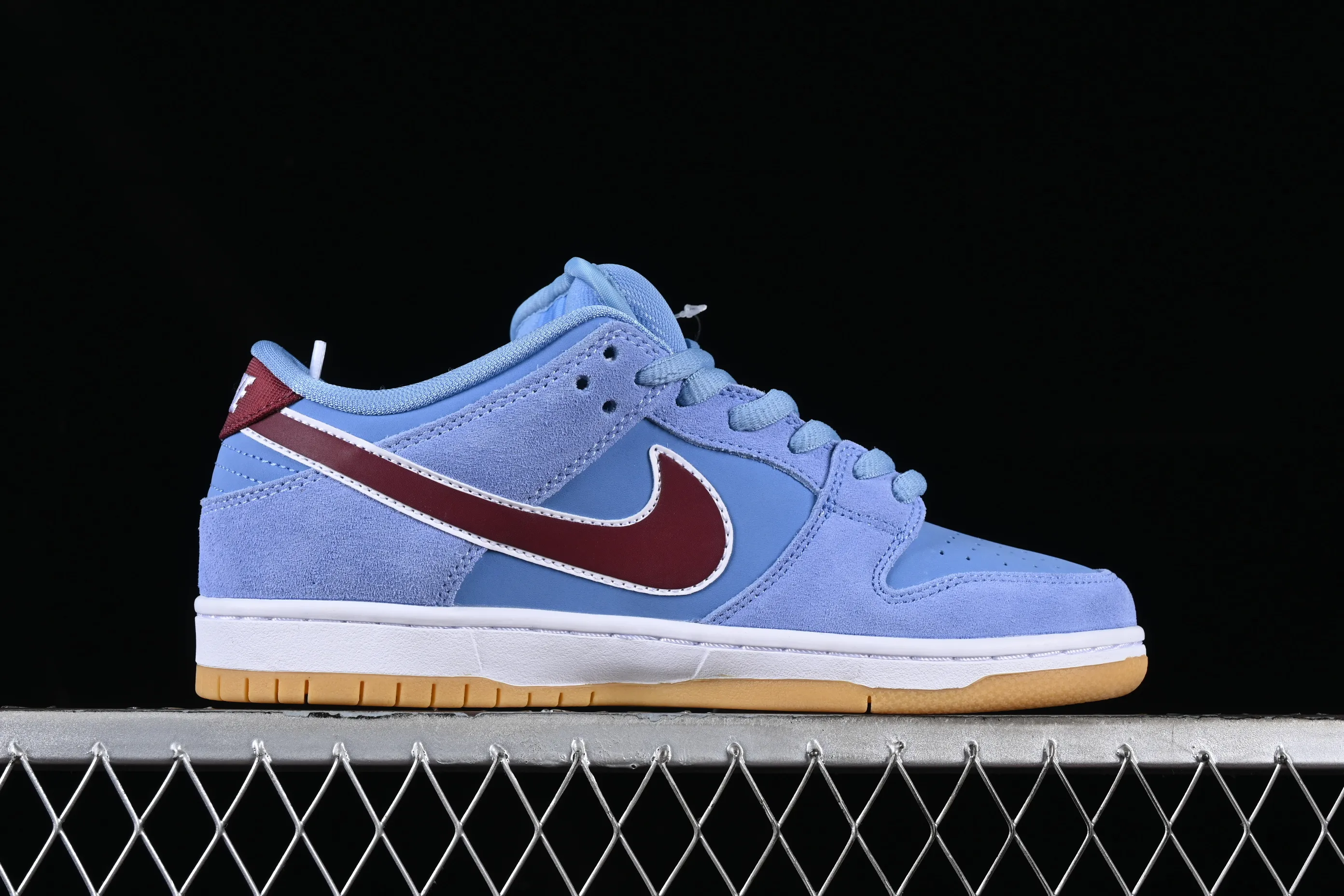 All categories Nk SB Dunk series Nk SB Dunk Low low-top sneakers F version Nk SB Dunk Low "Phillies" Bubblegum series SB low-top sports and leisure sneakers DQ4040-400